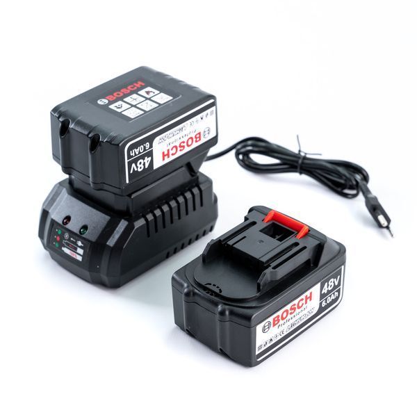 Бесщеточная аккумуляторная пила Bosch UniversalChain 48 (48V 6Ah 30см) Цепная пила Бош с двумя АКБ в кейсе 48281 фото