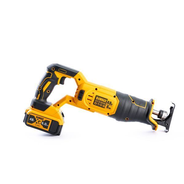 Ножовка аккумуляторная DeWalt DCS385N (48V 6Ah) Сабельная АКБ пила Деволт с подсветкой и индикатором заряда 35551 фото