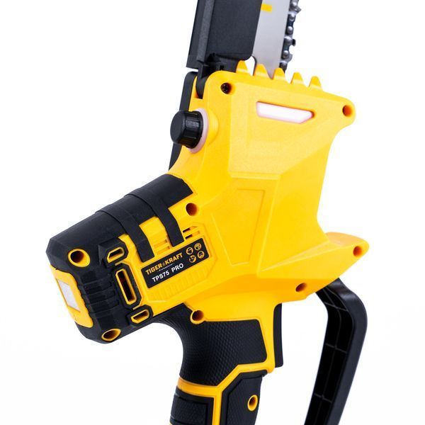 Акумуляторна ланцюгова пилка TigerKraft TPS75 PRO (21V 4Ah) Безщіткова міні-пила Тайгеркрафт 20см для обрізки гілок з LED-дисплеєм TPS75 PRO фото