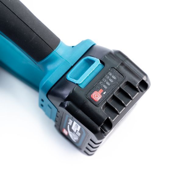 Аккумуляторная пила Makita DUC360Z 48V | 2 АКБ + 2 зарядных | бесщеточный двигатель | скорость цепи 20 м/с | для распиловки древесины 7777 фото